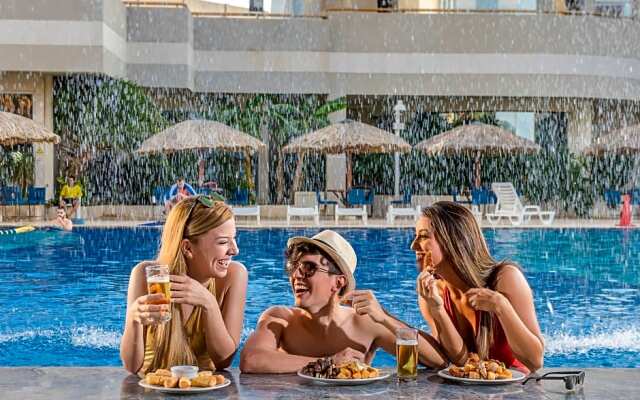 Crowne Plaza - Maruma Hotel & Casino