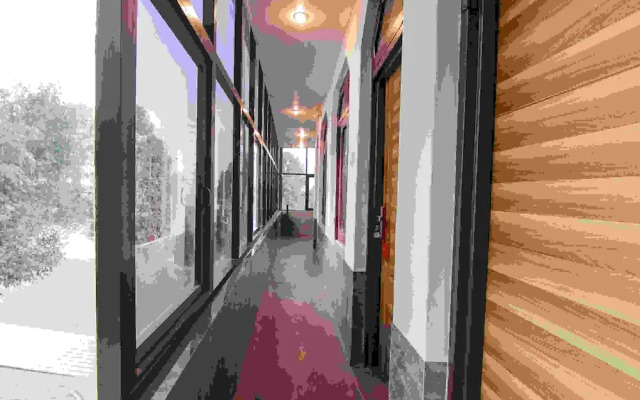 Fabhotel Vijay Palace