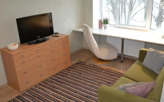 Sunny apartment, 7 min with tram to the Old Town