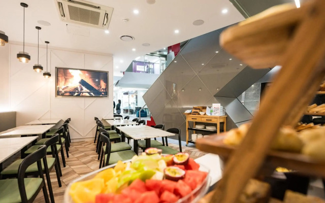 Holiday Inn & Suites Sydney Bondi Junction by IHG