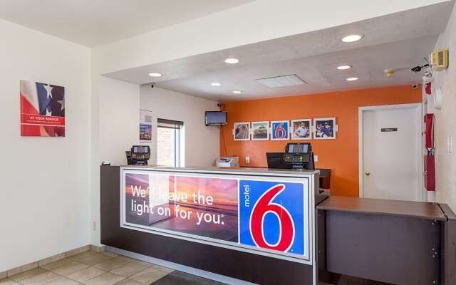 Motel 6 Baton Rouge, LA - Southeast