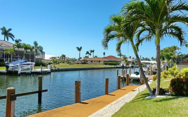 Pet-friendly Waterfront Home With Heated Pool and spa