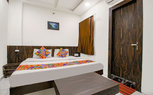 Hotel HTC By OYO Rooms