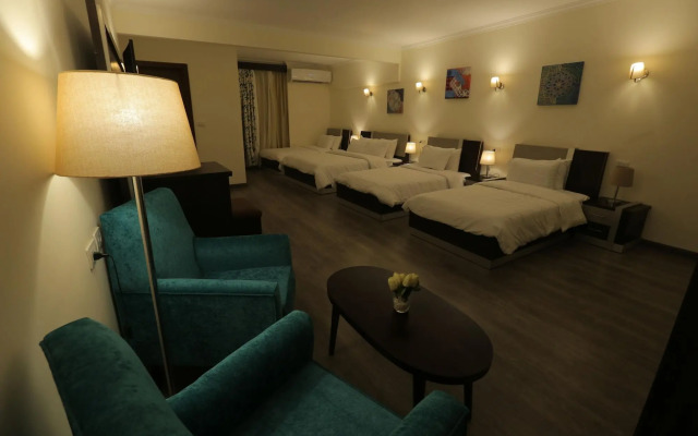 Pyramid Edge Hotel & Exclusive Pyramids View Rooftop