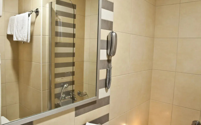 Crystal City Hotel
