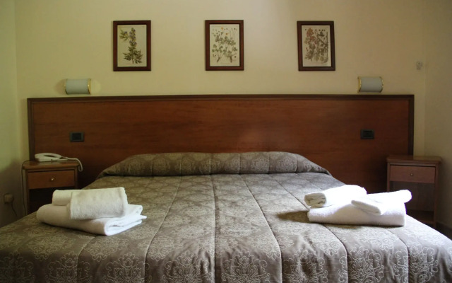 Pausania Inn