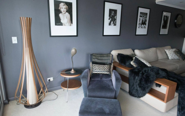 Darling Harbour Getaway