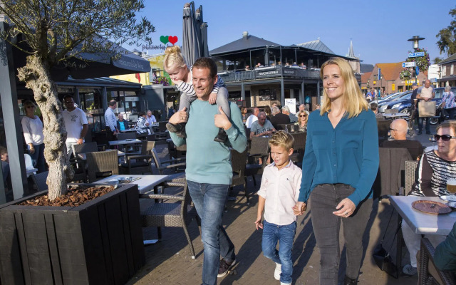Beachside Bungalow Near Beach