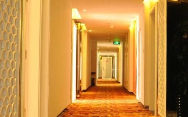 Ainors Hotel