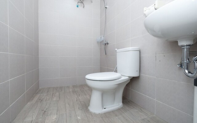 Jebres House Syariah by OYO Rooms
