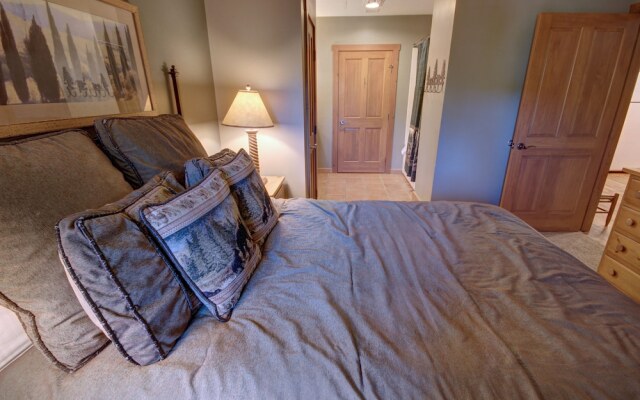 Expedition Station 8590 by SummitCove Vacation Lodging