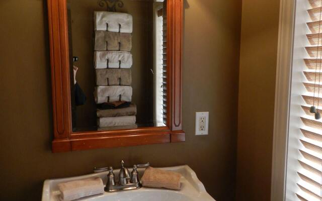 The Stone Gate Inn Bed & Breakfast