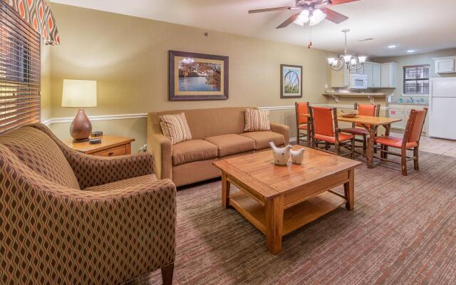 Holiday Inn Club Vacations Fox River Resort at Sheridan by IHG