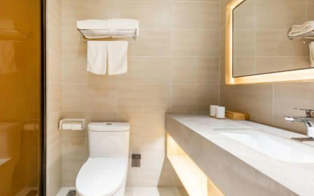JI Hotel (Jinan Hi-tech Zone Dinghao Plaza)