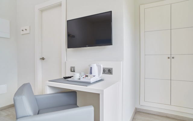 Invisa Hotel Es Pla - Adults Only
