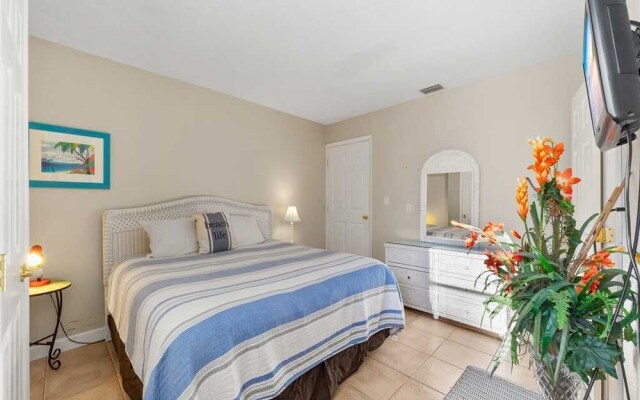 Venice Avalon Home - Three Bedroom Home