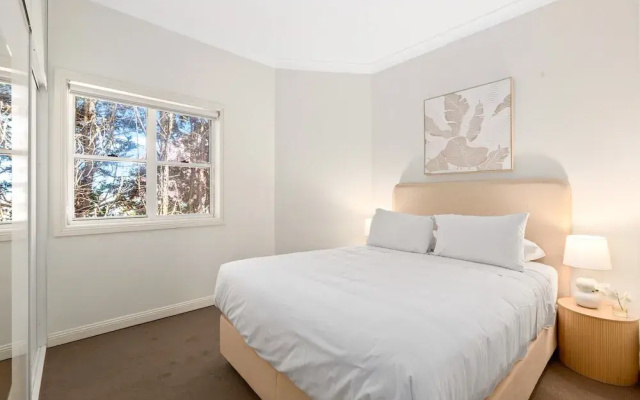 Bright 3-bed Apartment Near Coogee Beach