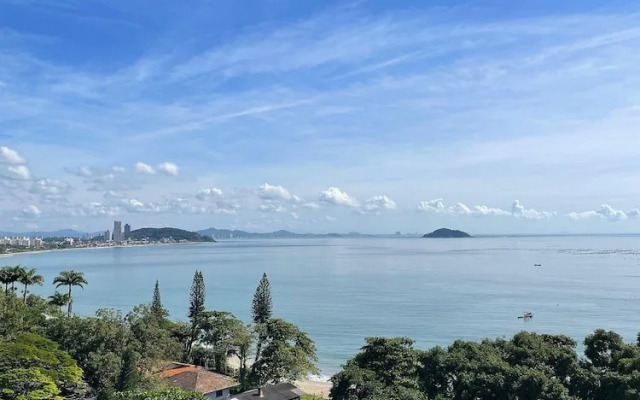 Apto Frente Mar Próximo ao Beto Carrero