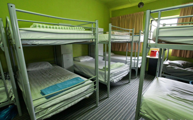 Moni Gallery Hostel