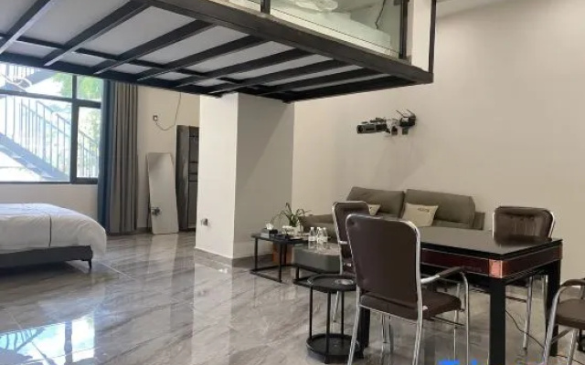 Yunju Qijian Homestay (Mangshi Airport Branch)