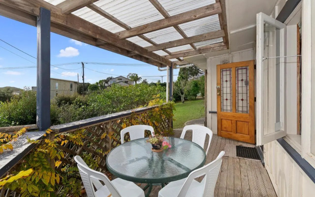 Beachy Bach - Mangawhai Heads Holiday Home