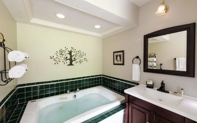 Lake House at Ferry Point