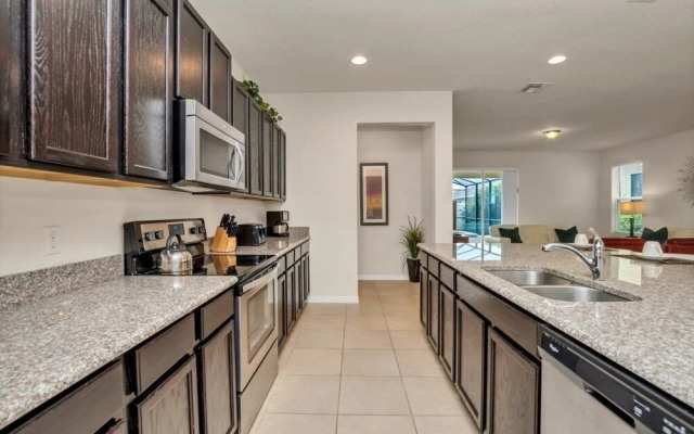 1210yc 6 Bedroom Villa by Redawning