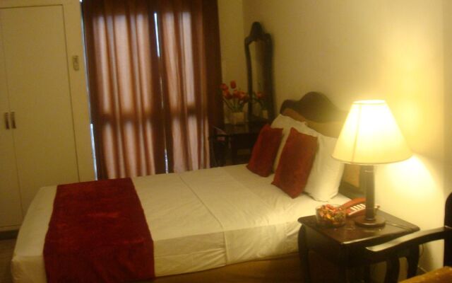 OYO 769 Poblacion Suites Polaris