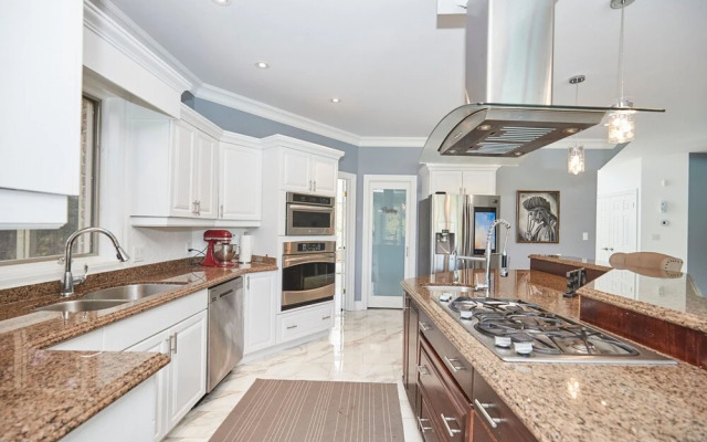 Canadian Grand Executive Villa