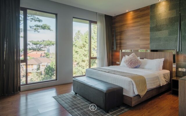 Anindya Hill View 7BR Villa a Private Heated Pool