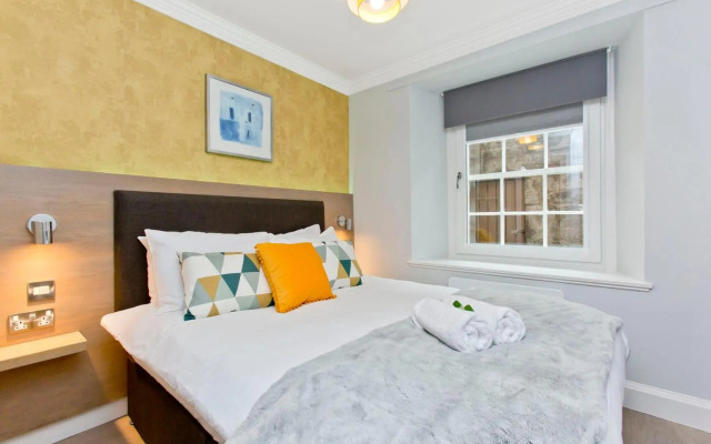 Ultra Modern, West End Village, Refurbished 1 bed