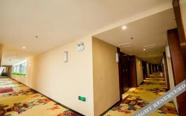 Super 8 Hotel (Weifang Yihe First City Gudemao)