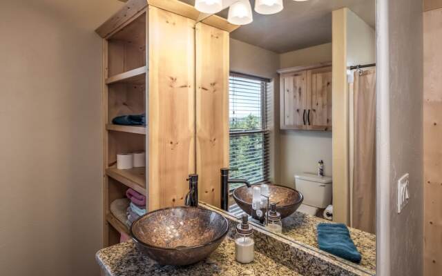 LOGINN - Four Bedroom Cabin