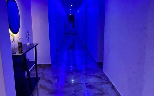 Ten15 Hotel & Suites