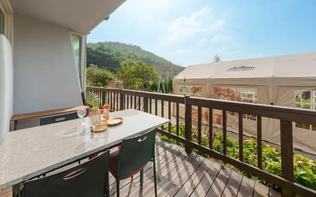 Taean Norabureo Pet Pension