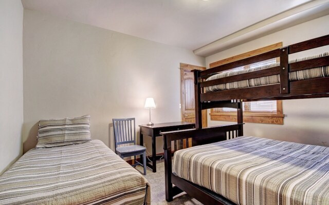 Highlands Trail House 5 Bedroom Home by RedAwning