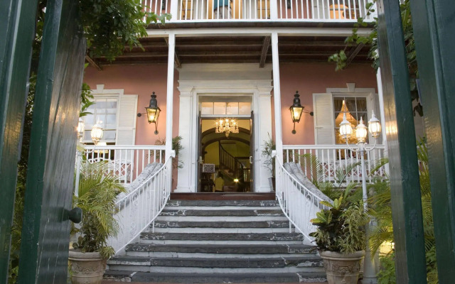 Graycliff Hotel And Restaurant