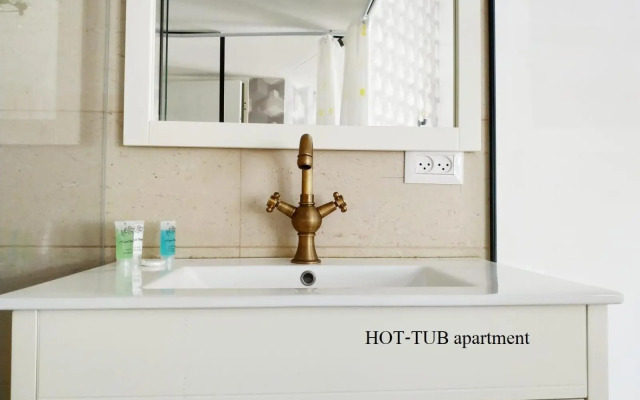 Luxurious Penthouse in Tel Aviv with Pool