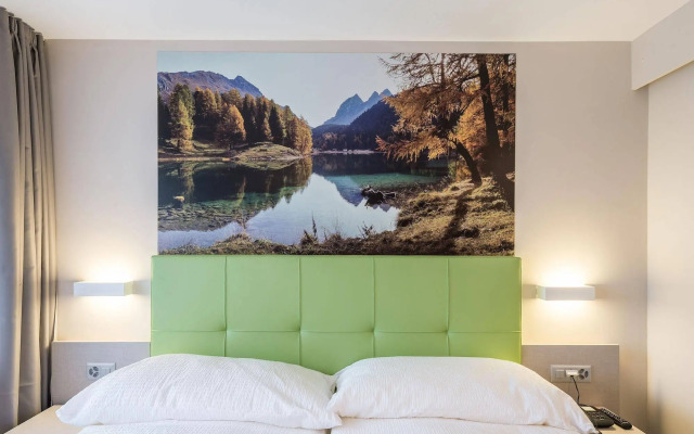 Adhhoc Hotel