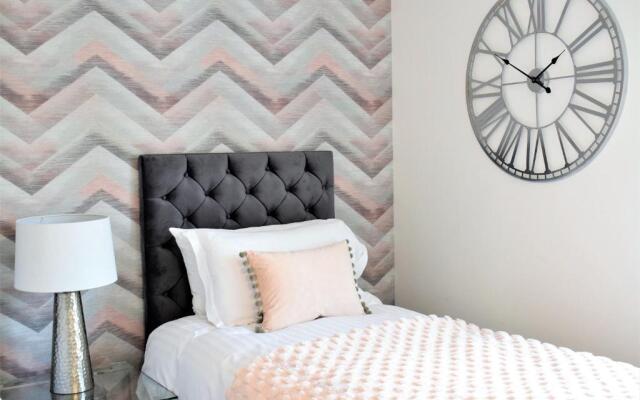 Savoy Court - Your Apartment