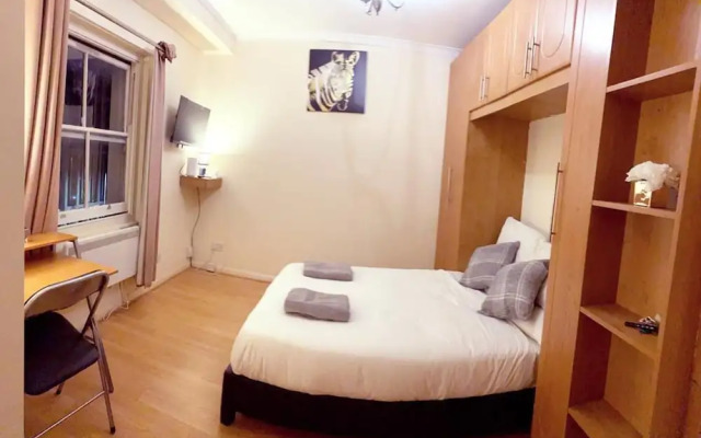 London Chelsea, Big 2 People Studio Apartment