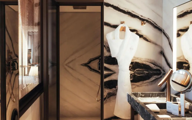 Sax Paris, LXR Hotels & Resorts