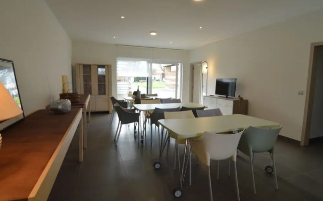 Modern Holiday Home in Zottegem with Hot Tub