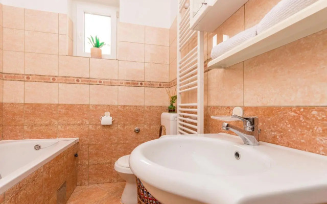 Apartment Pavla with pool