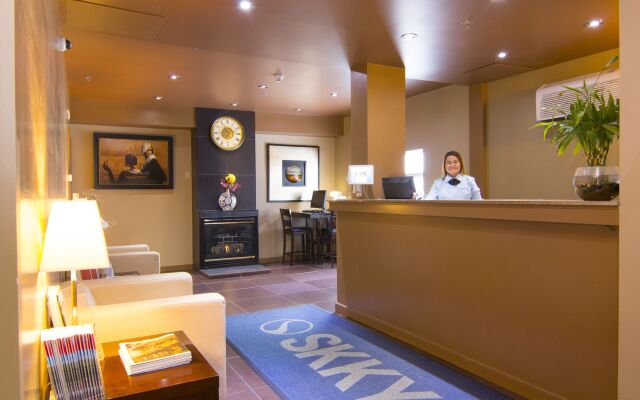 SKKY Hotel