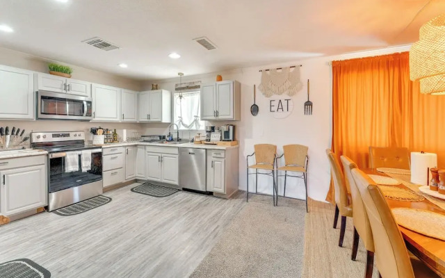 5 Mi to Airport: Bullhead City Villa w/ Mtn Views