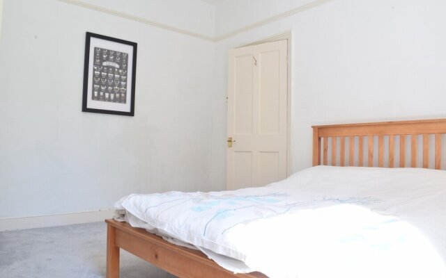 Stunning 2 Bedroom Flat In Balham With Private Garden