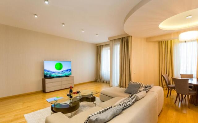 Central Cosy 5BD-5BATH Apartment