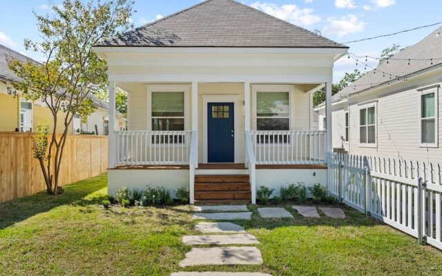 The Shotgun House on 10th - Close to Everything
