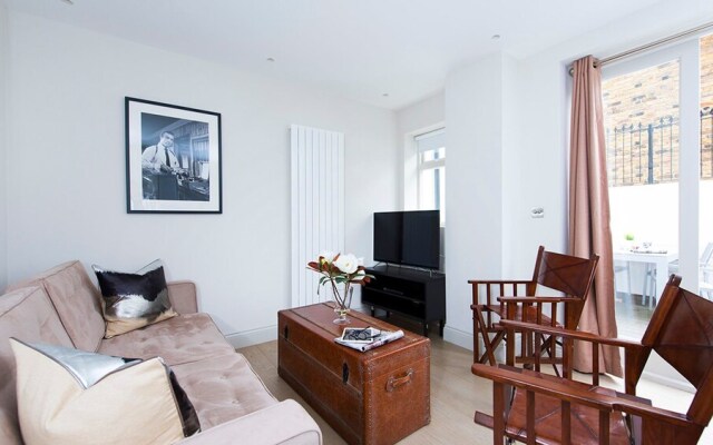 Lovely 2BR flat in West London